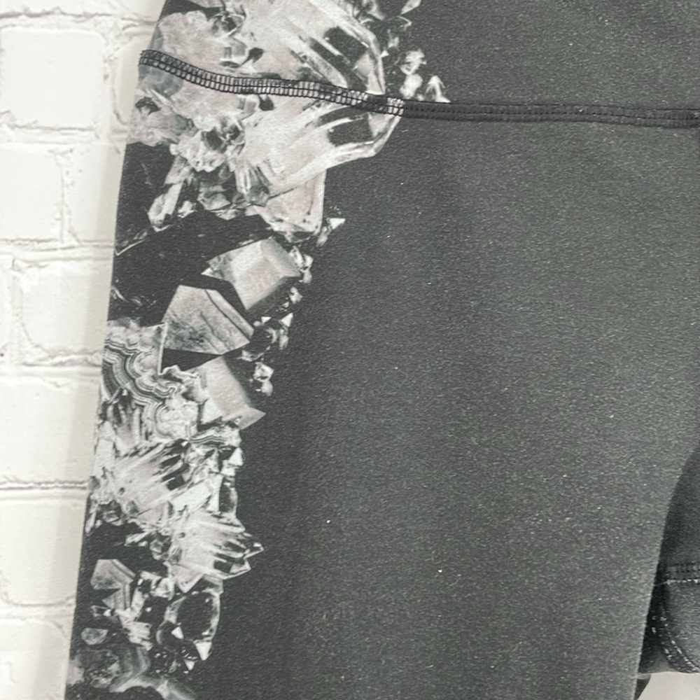 Alo Crystals Patterned Black Medium Basic Gym Yog… - image 2